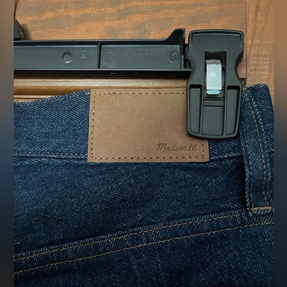 Madewell | The Perfect Vintage Straight Jean - Picture 4 of 5